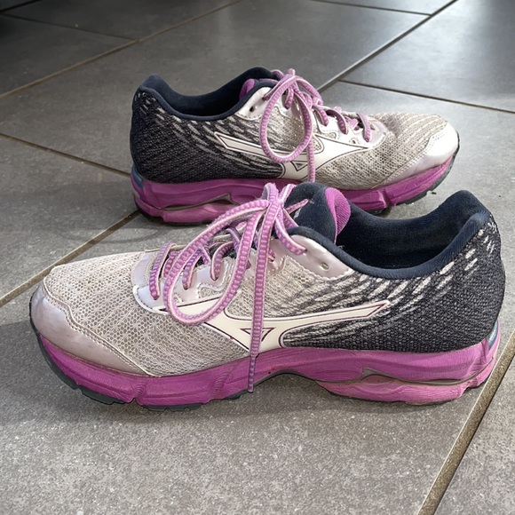 Mizuno Wave Rider 19 womens running shoes - Picture 2 of 9